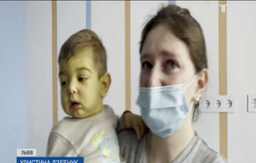 Львівські лікарі провели надскладну операцію: пересадили печінку однорічній дитині