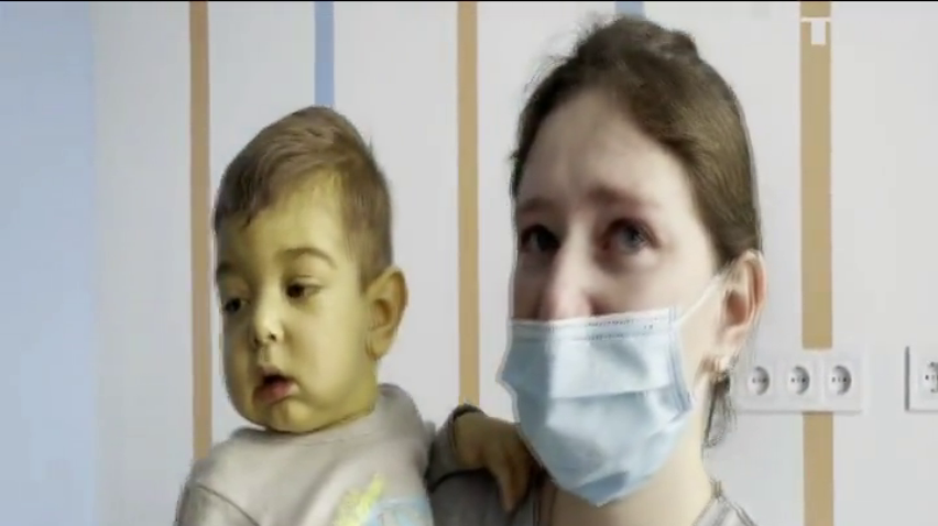 Львівські лікарі провели надскладну операцію: пересадили печінку однорічній дитині