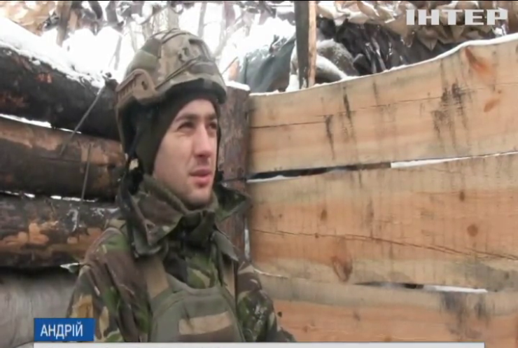 Війна на Донбасі: ворожі військові обстрілюють мирні населені пункти