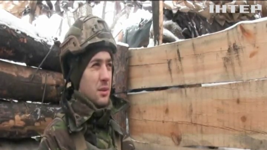 Війна на Донбасі: ворожі військові обстрілюють мирні населені пункти