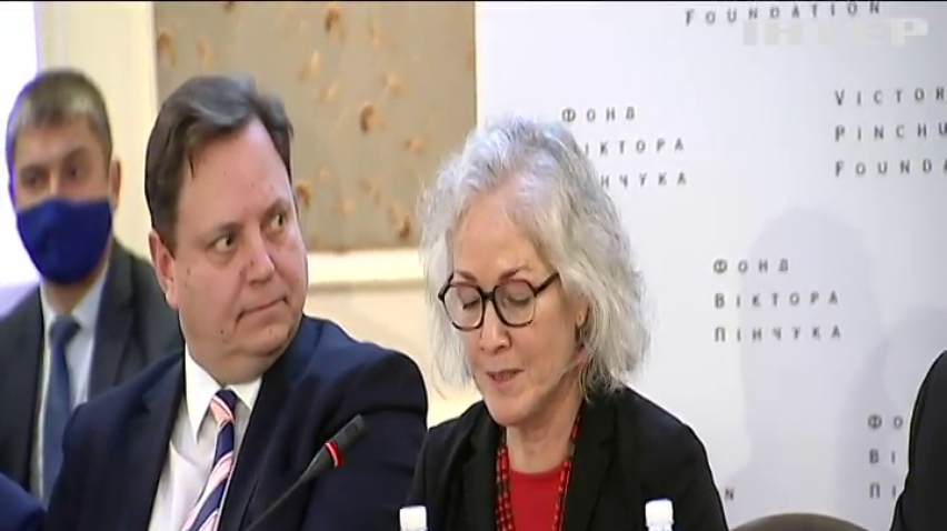 Експосли США взяли участь у форумі, присвяченому захисту України від агресії РФ
