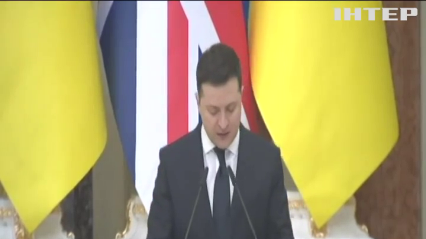 Володимир Зеленський та Борис Джонсон провели спільний брифінг у Маріїнському палаці