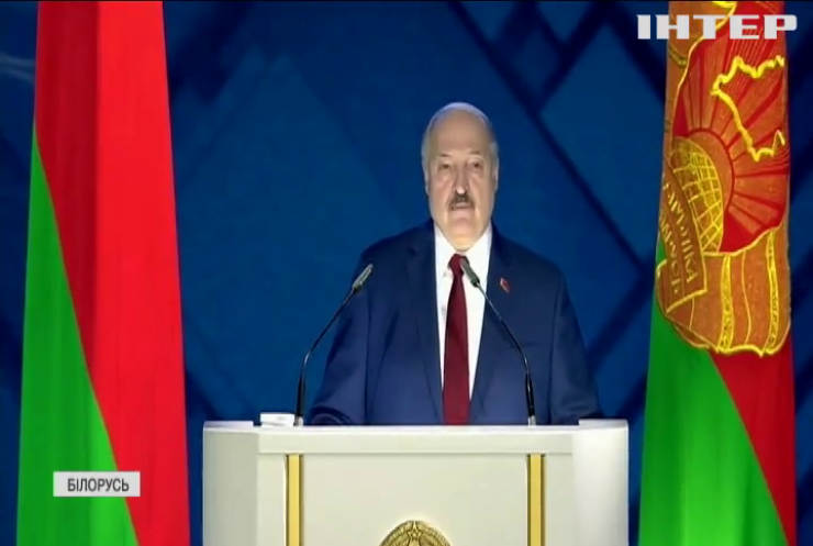 Олександр Лукашенко погрожує доправити війська на Донбас