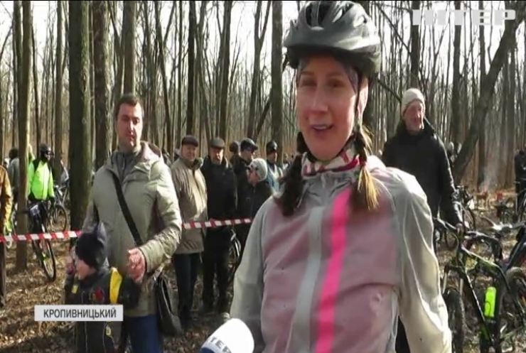 У Кропивницькому пройшла масштабна зимова велогонка "Лютий холодець"