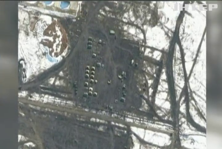Нові супутникові знімки демонструють активізацію російських військ