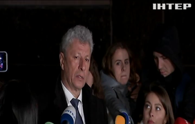 В Офісі Президента триває зустріч Володимира Зеленського з головами парламентських фракцій і груп