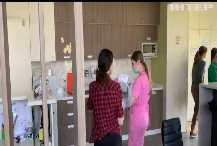 Львівські медики врятували передчасно народжених близнят із Києва