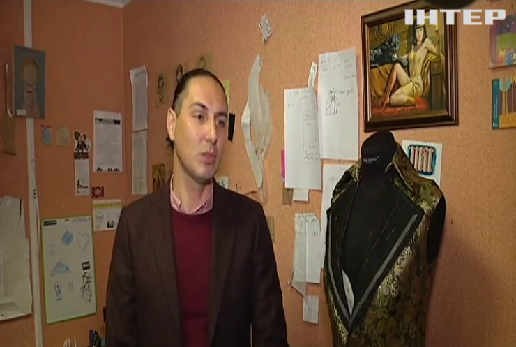 Ательєр з Миколаєва шиє дощовики для ЗСУ
