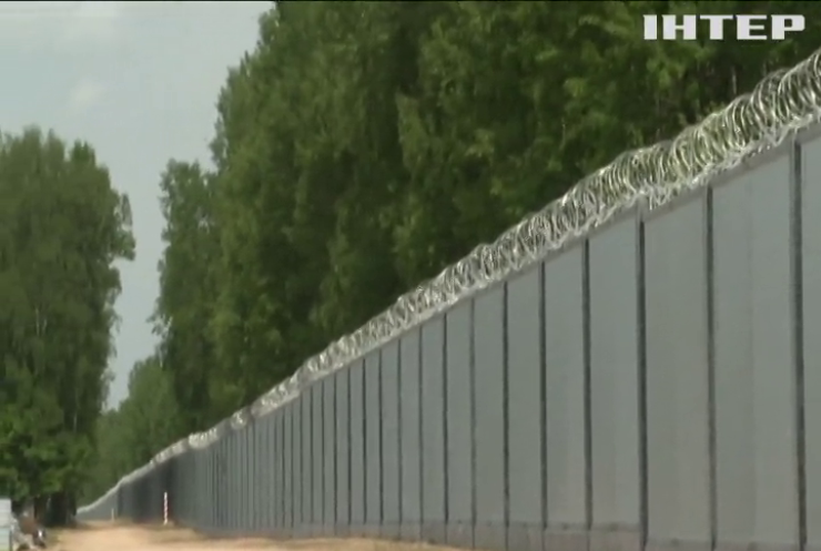 Польща завершує зведення стіни на кордоні з Білоруссю