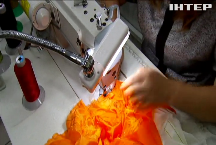 Український бренд робить одяг з ворожого мотлоху