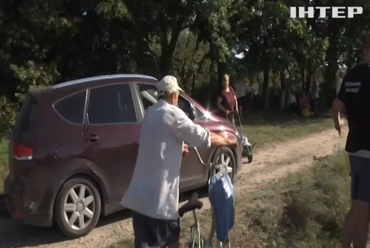 Жителі села Плавні у Запорізькій області намагаються вижити на лінії вогню