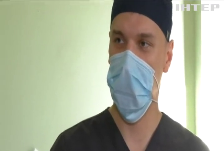 Дніпровські хірурги ставлять на ноги поранених на передовій бійців