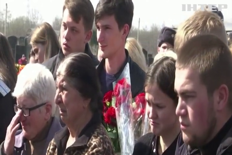 Російським жінкам вже почали приходити "похоронки" на чоловіків, які навіть не встигли отримати першу зарплату: що не так з мобілізацією