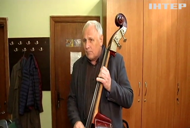 Артисти Рівненської обласної філармонії знову взяли до рук інструменти