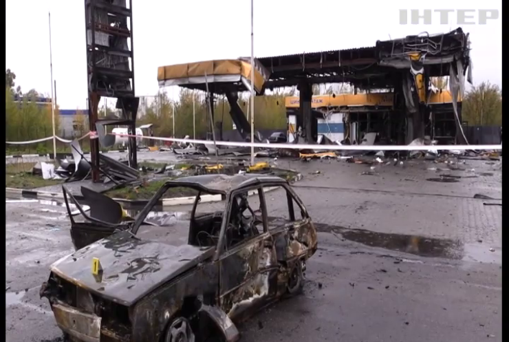 Атака на Дніпро: уламки снаряду впали на АЗС