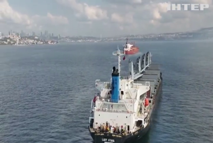 росія заблокувала дорогу суднам з українським зерном у Босфорі