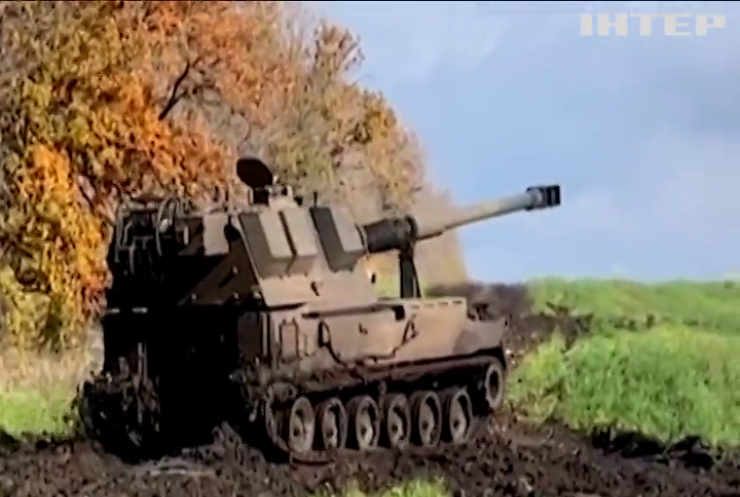 Польські артилерійські самохідні установки "Краб" допомагають захисникам бити російських загарбників