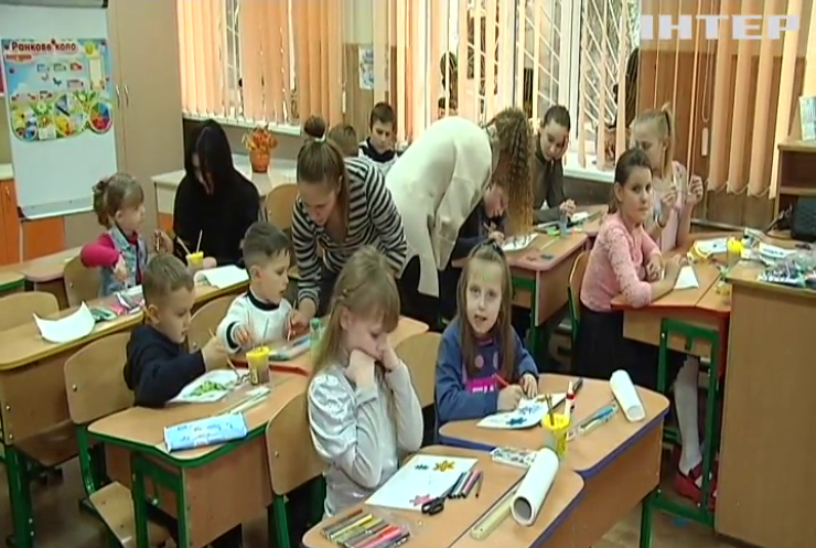 В Миколаївському евакуаційному центрі організували заняття з арт-терапії для дітей