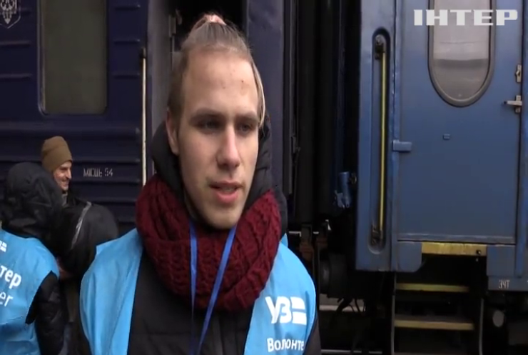 Не вистачає допомоги: Львів потребує більше волонтерів на вокзалі