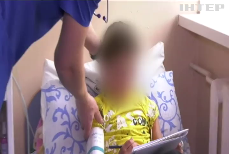 В Одесі лікарі провели надскладну операцію та врятували хлопчика, який отримав кульове поранення