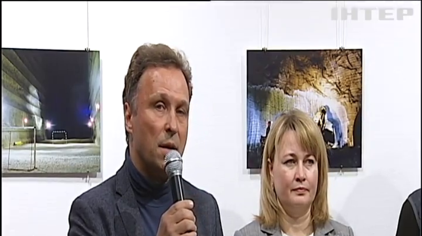 У Києві відкрилась фотовиставка "Соледар. Сіль. Війна"