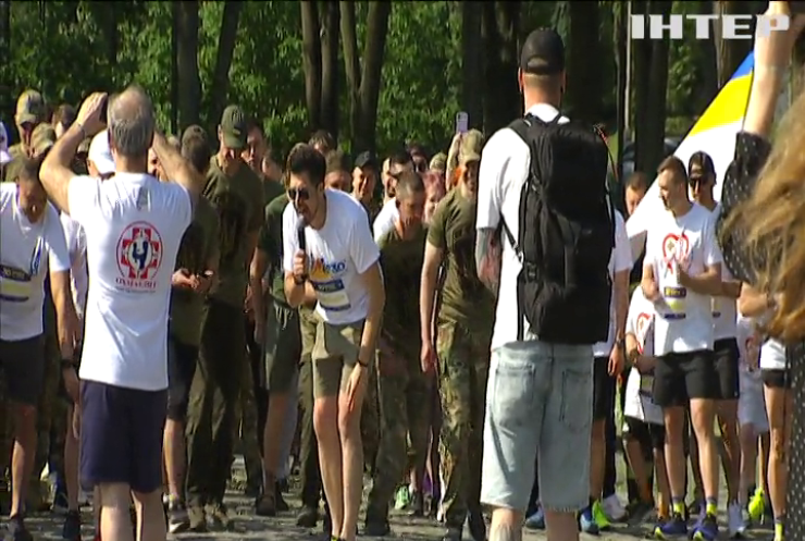 У ювілейному "Пробігу під каштанами" взяли участь  військовослужбовці, співробітники ДСНС та жителі столиці
