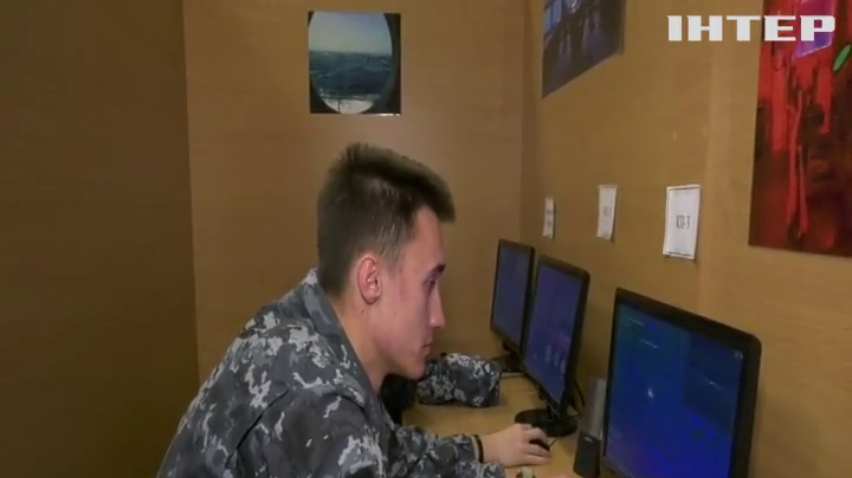 Як навчають майбутніх морських офіцерів та загартовують їхній характер в Інституті ВМС