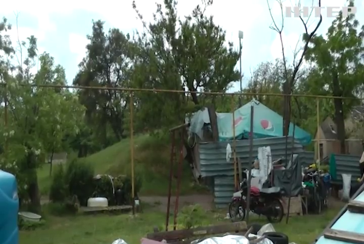  Жителька селища Луч на Миколаївщині живе у бомбосховищі понад рік