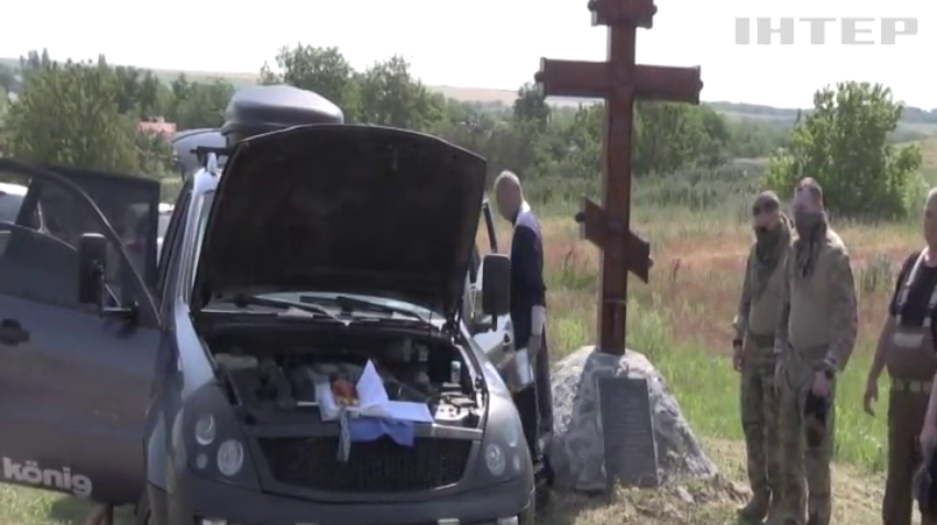 Фермер з Кіровоградщини ремонтує обстріляні та підірвані на ворожих мінах машини