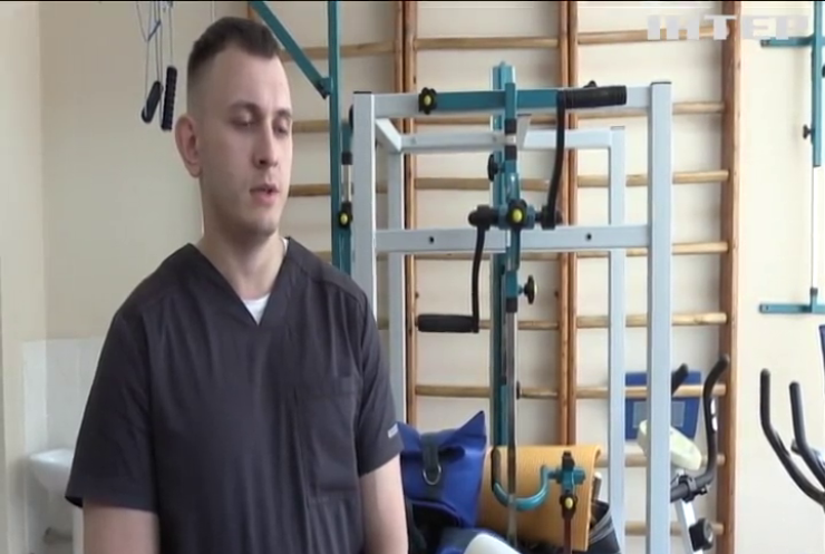 У Кропивницькому військові після поранення проходять реабілітацію за допомогою кінезіотерапії