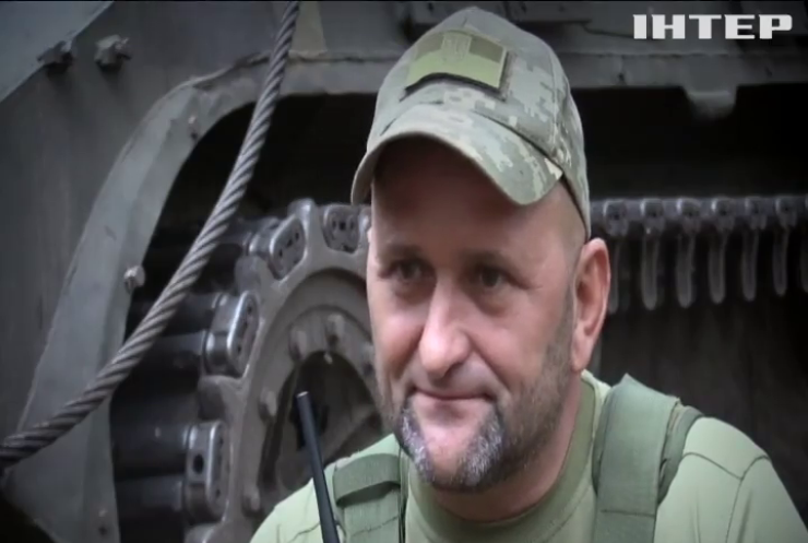 Пішов на фронт у 2015 після важкого поранення та врятував знімальну групу "Інтера". Історія війни
