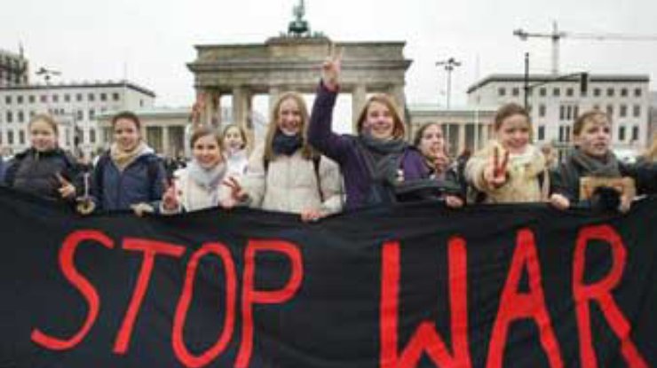 Сотни тысяч европейцев участвуют в маршах протеста против войны в Ираке