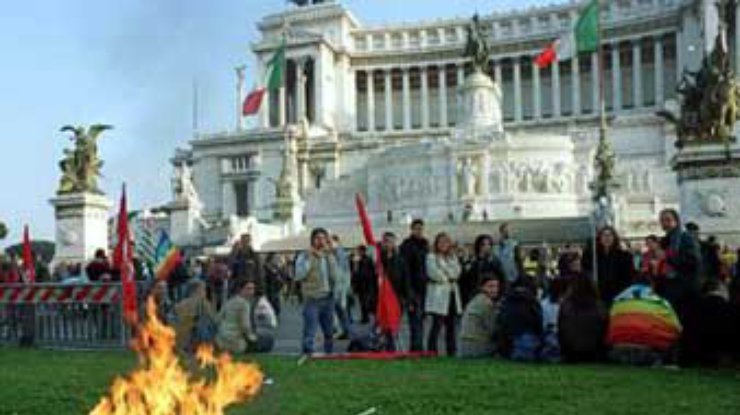 В антивоенной демонстрации в Риме участвует около 200 тысяч человек