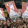 Испанские антивоенные активисты успешно используют мобильную связь и интернет