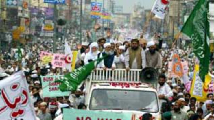 В Пакистане набирают силу антивоенные демонстрации