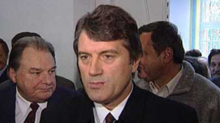 Ющенко выступает за смену власти вместо внесения изменений в Конституцию