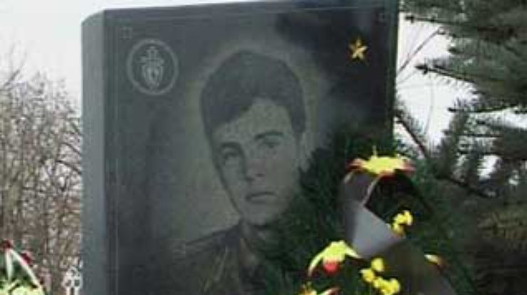 12 лет назад погиб в бою Герой Советского Союза  Олег Бабак
