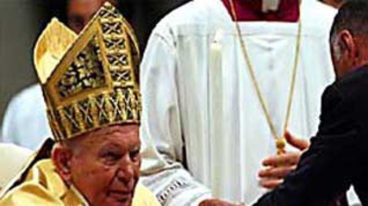 Папа Римский зажег пасхальную свечу