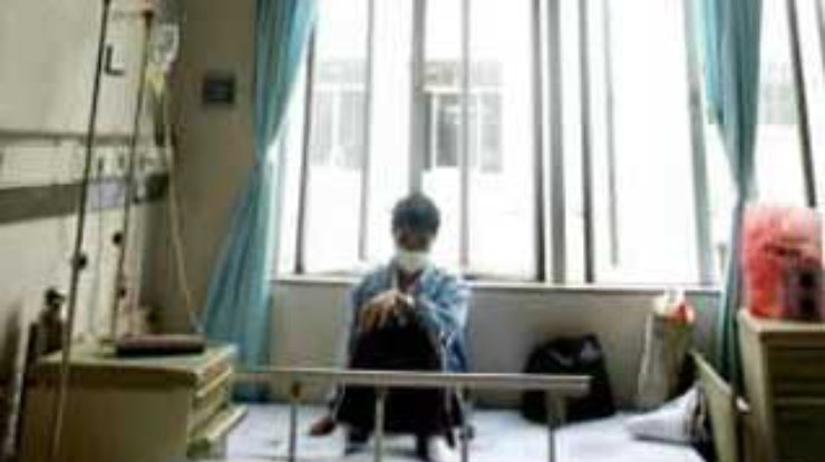 Китай: более 100 школьников отравились лекарством от атипичной пневмонии