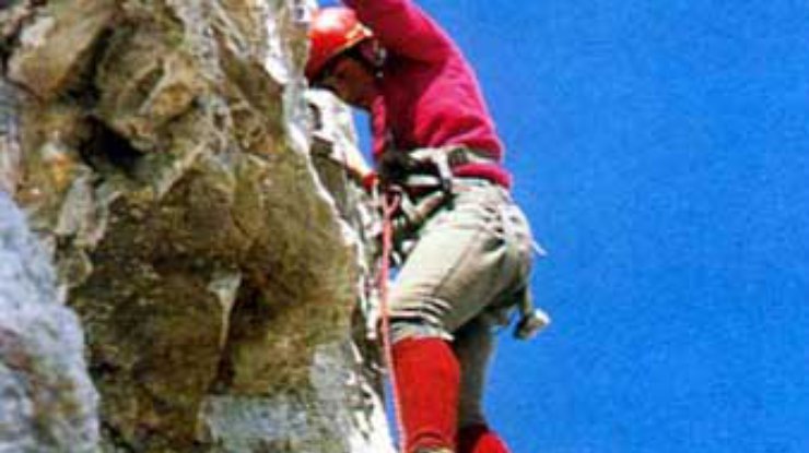 В США альпинист отрезал себе руку, чтобы освободиться из-под камня