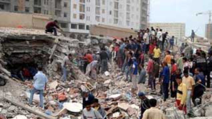 Число жертв землетрясения в Алжире достигло 2200 человек