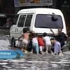 На Филиппины обрушился мощный тайфун "Линфа"
