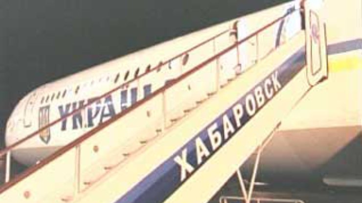 Самолету украинской парламентской делегации не хватило... топлива