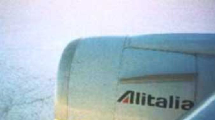 "Алиталия" отменила 225 рейсов из-за "внезапной болезни" стюардесс