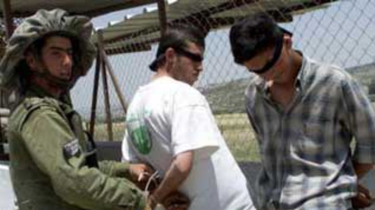 Израильтяне за ночь арестовали шестерых палестинцев
