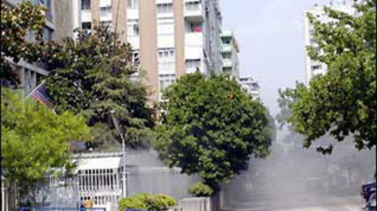 В американское консульство в Турции бросили две гранаты