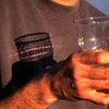 В Риге запретили распивать пиво на улице