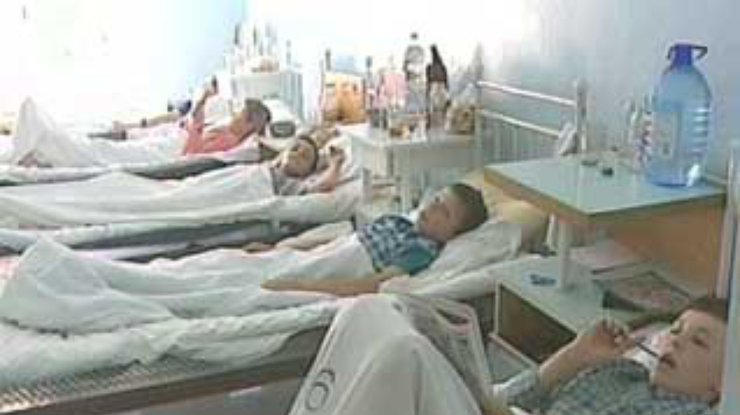 Из лагеря отдыха "Березка" поступили еще 18 человек с симптомами отравления