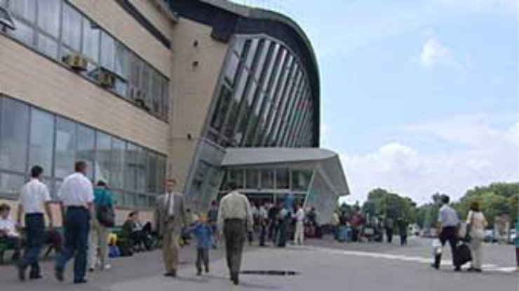 "Борисполь" чествовал миллионного пассажира 2003 года