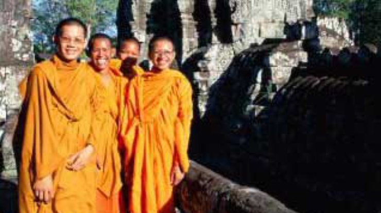 Буддийские монахи обескуражены щедрым даром